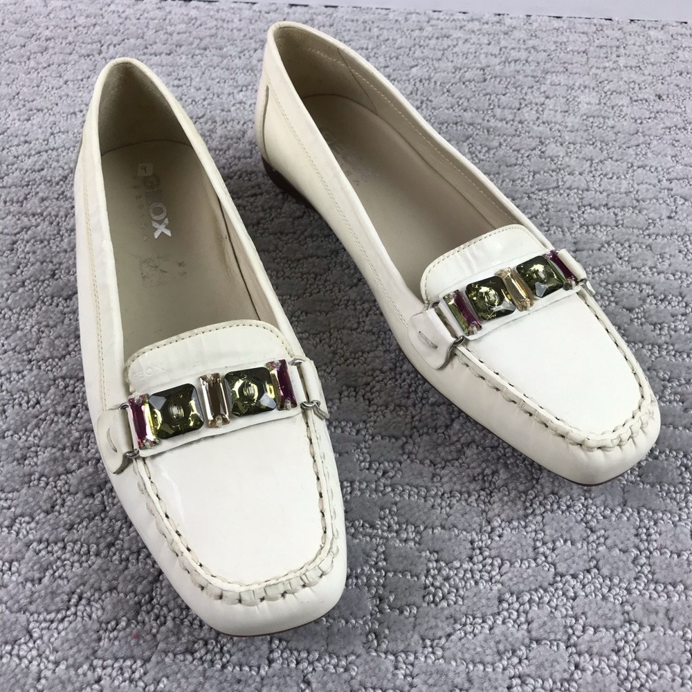Nwot‎ geox respira jeweled loafers